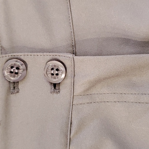 LIJA, Womens Bermuda shorts.  Size 6. Gray. 4 pockets, Golf. Pickel ball. Tennis - Picture 3 of 12